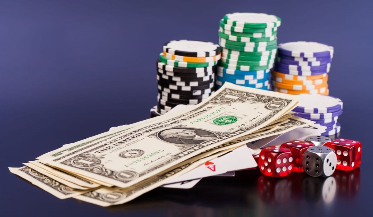 Lucky Wheel کیسینو میں سلاٹ کھیلنا شروع کریں۔